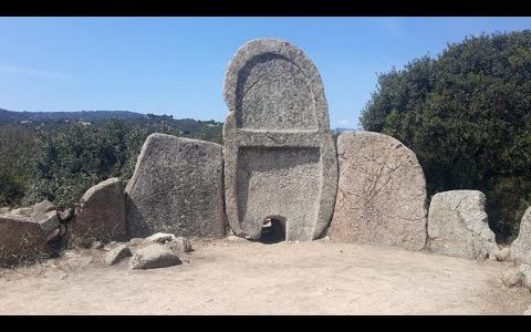 La Tomba di Giganti degli armonici megalitici